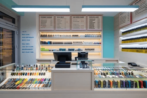 iget bar pro in typical Australian daily scenarios – locker room, rideshare, and backyard BBQ