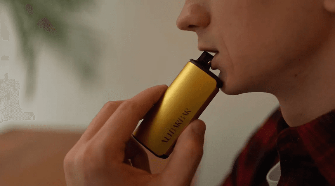 gunnpod lychee ice - Side-by-side lineup of Gunnpod Lychee Ice versus Gunnpod Evo highlighting size difference